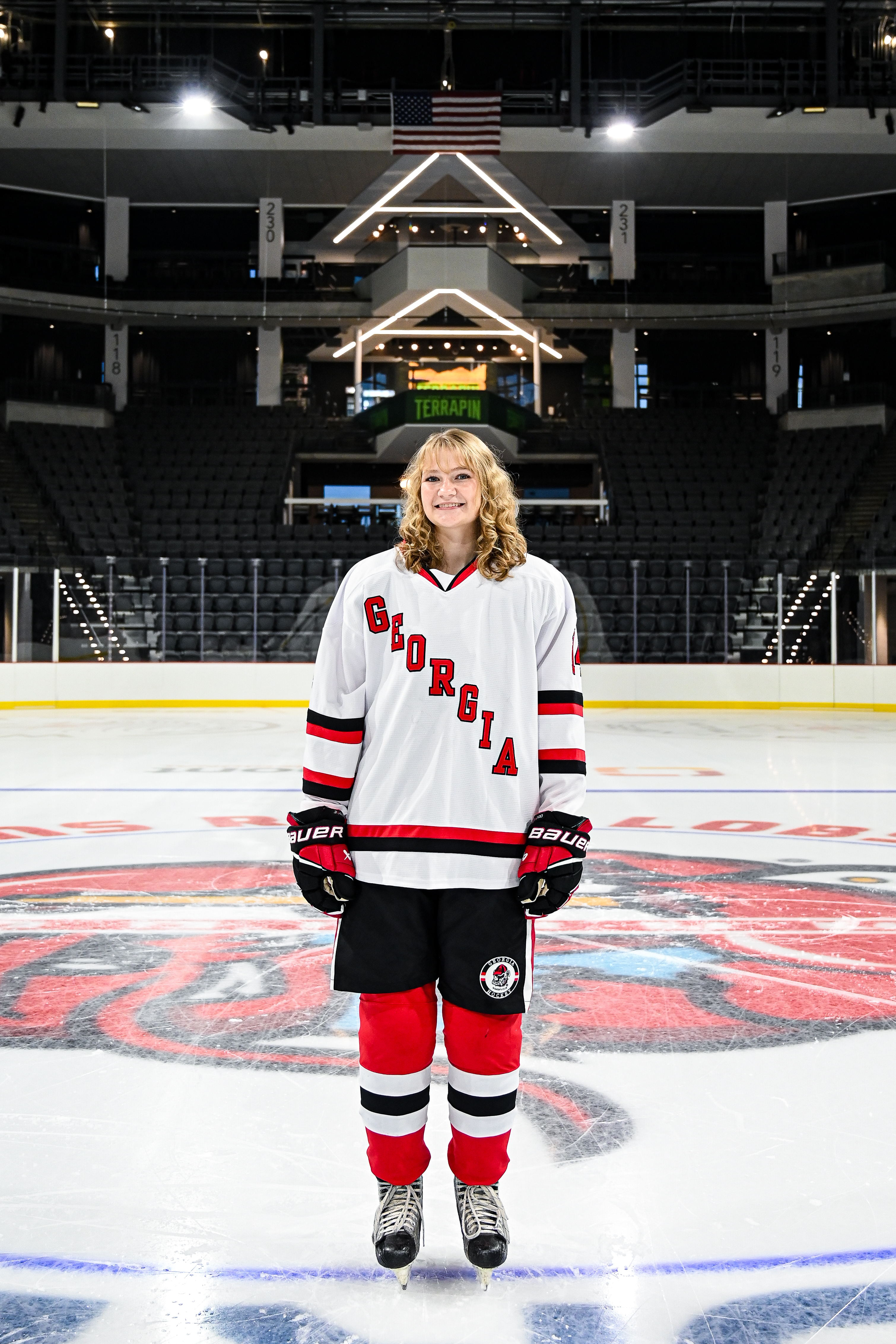 An image of Eva in her hockey gear